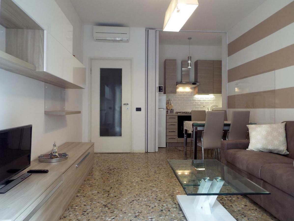 Lacaralele Apartment Milaan Buitenkant foto